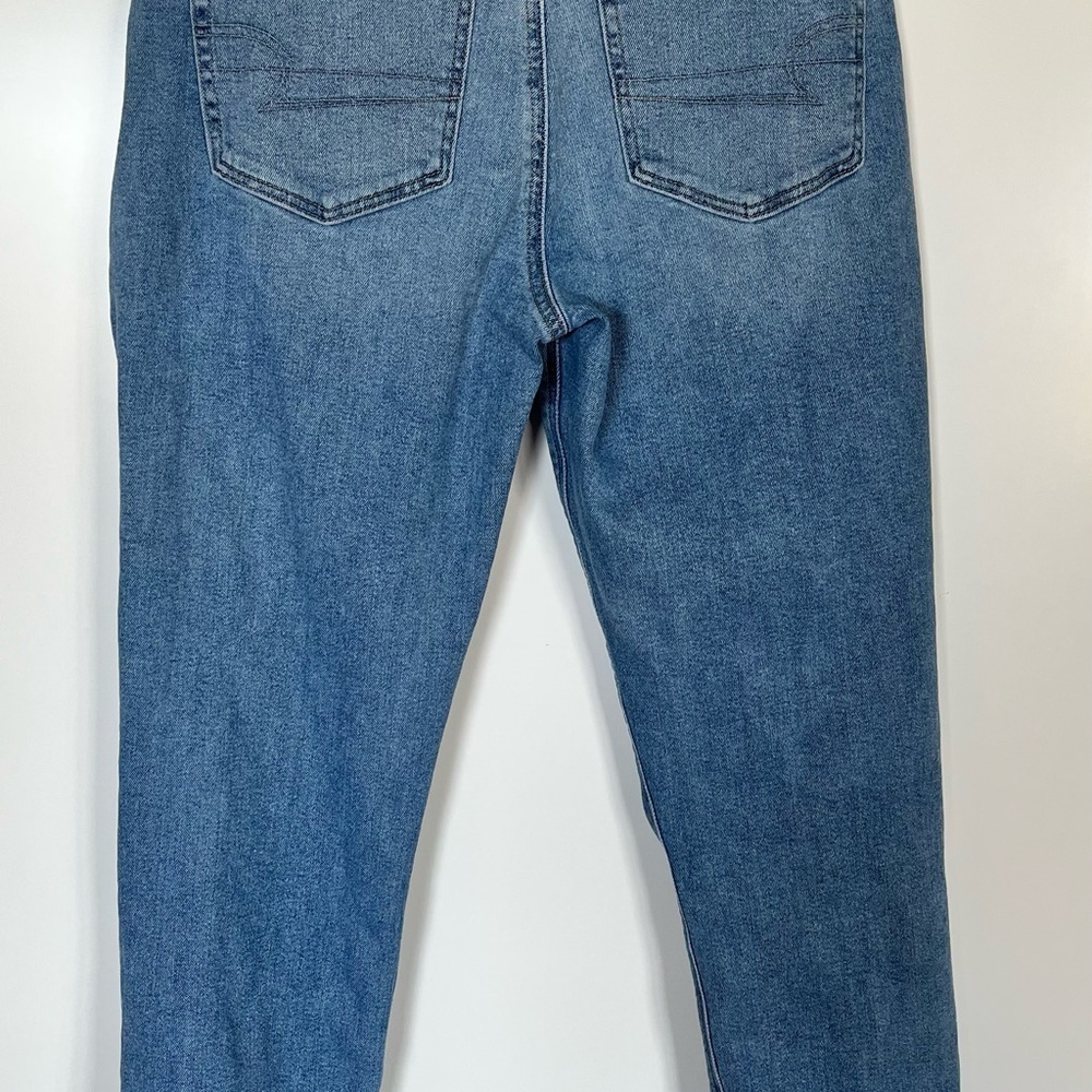 American Eagle Ripped Mom Jeans Size 4 Regular - Picture 5 of 8